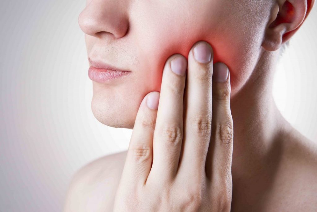 We use the state-of-the art Low Level LASER Therapy technology to treat TMJ disorders. With no surgery, no medication and no negative side effects, LLLT helps immediately decrease painful symptoms and increase the range of mandibular movements.